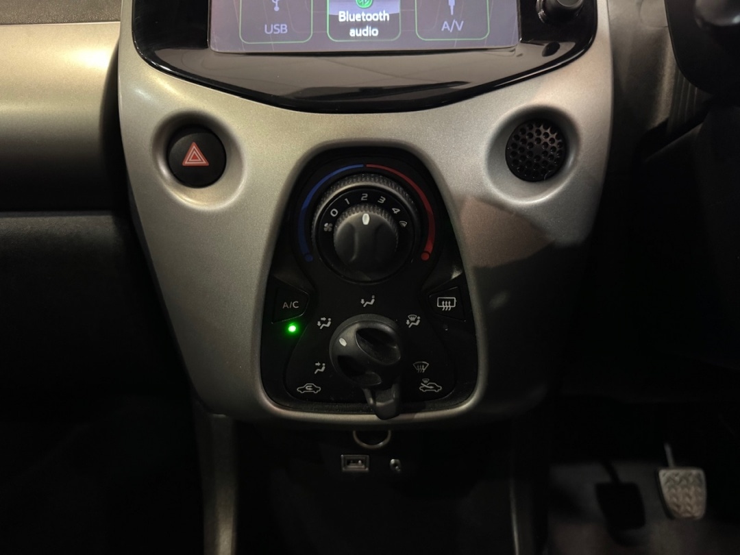 Used Toyota AYGO 2015 for sale - 77159158: Photo 27