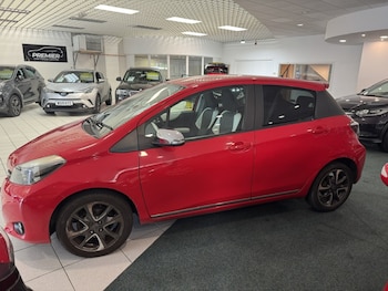 Used Toyota Yaris 2014 for sale - 79605910: Photo