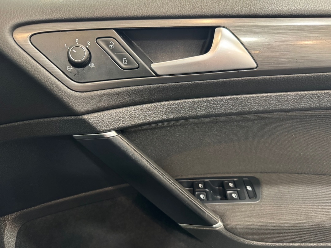 Used Volkswagen Golf 2018 for sale - 78043729: Photo 25