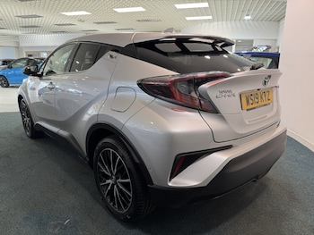 Used Toyota C-HR 2019 for sale - 79228359: Photo