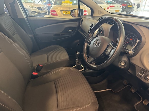Used Toyota Yaris 2016 for sale - 76332824: Photo 17