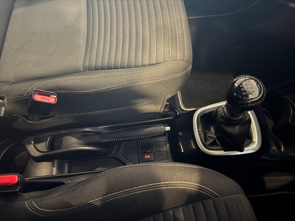Used Toyota Yaris 2016 for sale - 76332824: Photo 25