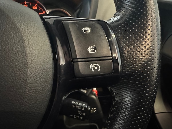 Used Toyota Yaris 2016 for sale - 76332824: Photo 27
