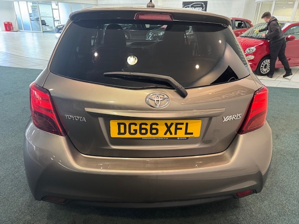 Used Toyota Yaris 2016 for sale - 76332824: Photo 5