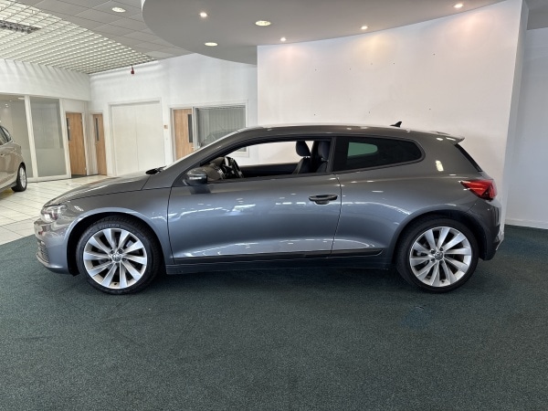 Used Volkswagen Scirocco 2017 for sale - 76097307: Photo 3