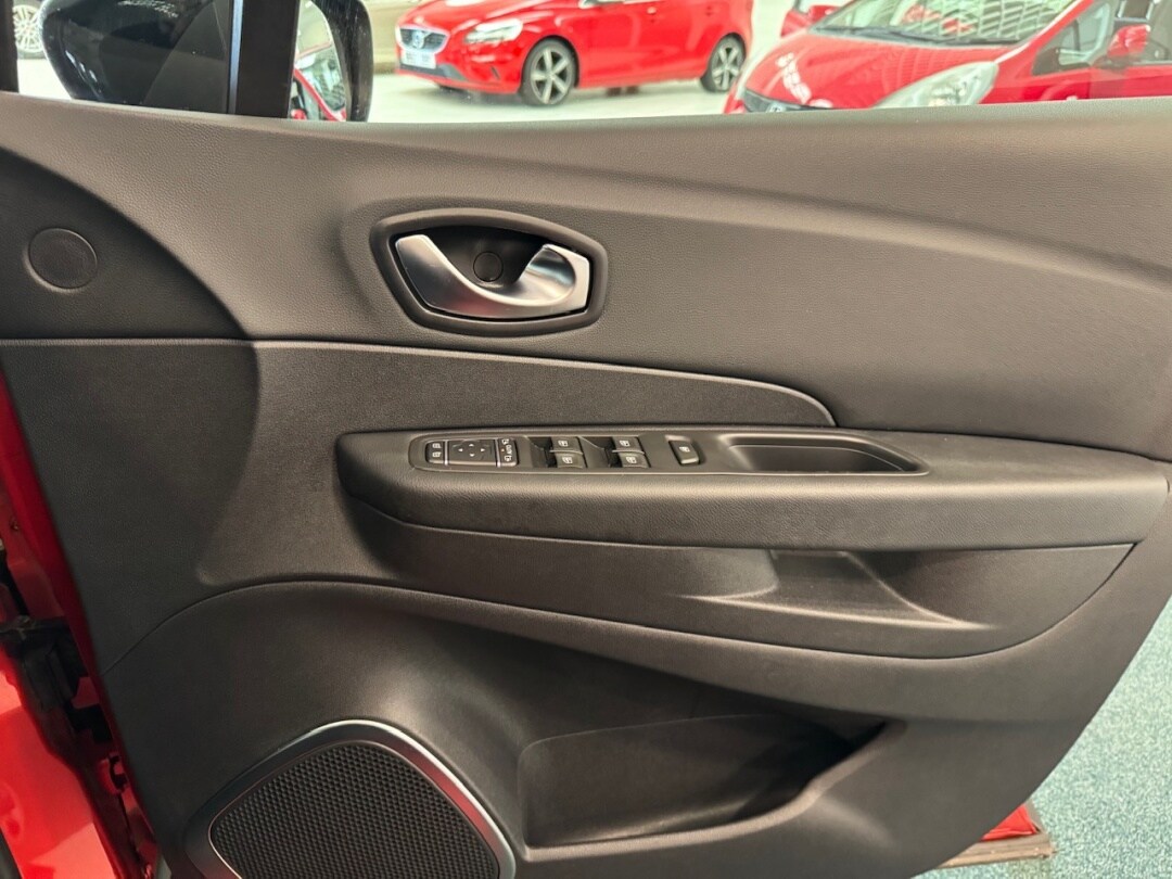 Used Renault Captur 2018 for sale - 76791633: Photo 19