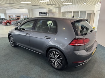 Used Volkswagen Golf 2018 for sale - 78768286: Photo
