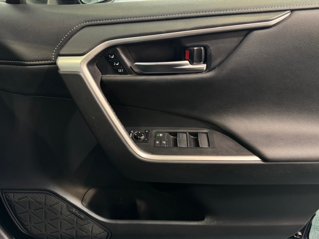 Used Toyota RAV4 2020 for sale - 77864698: Photo 29