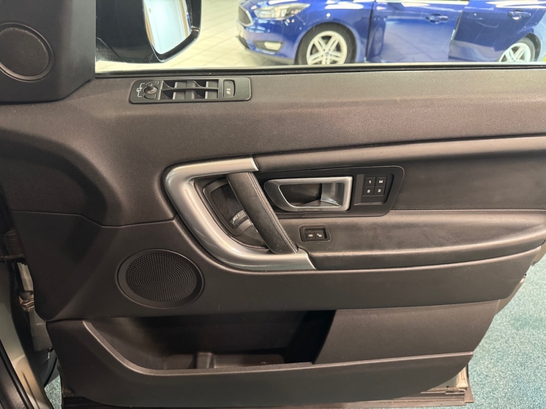 Used Land Rover Discovery Sport 2016 for sale - 77487122: Photo 30