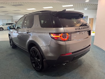 Used Land Rover Discovery Sport 2016 for sale - 77487122: Photo