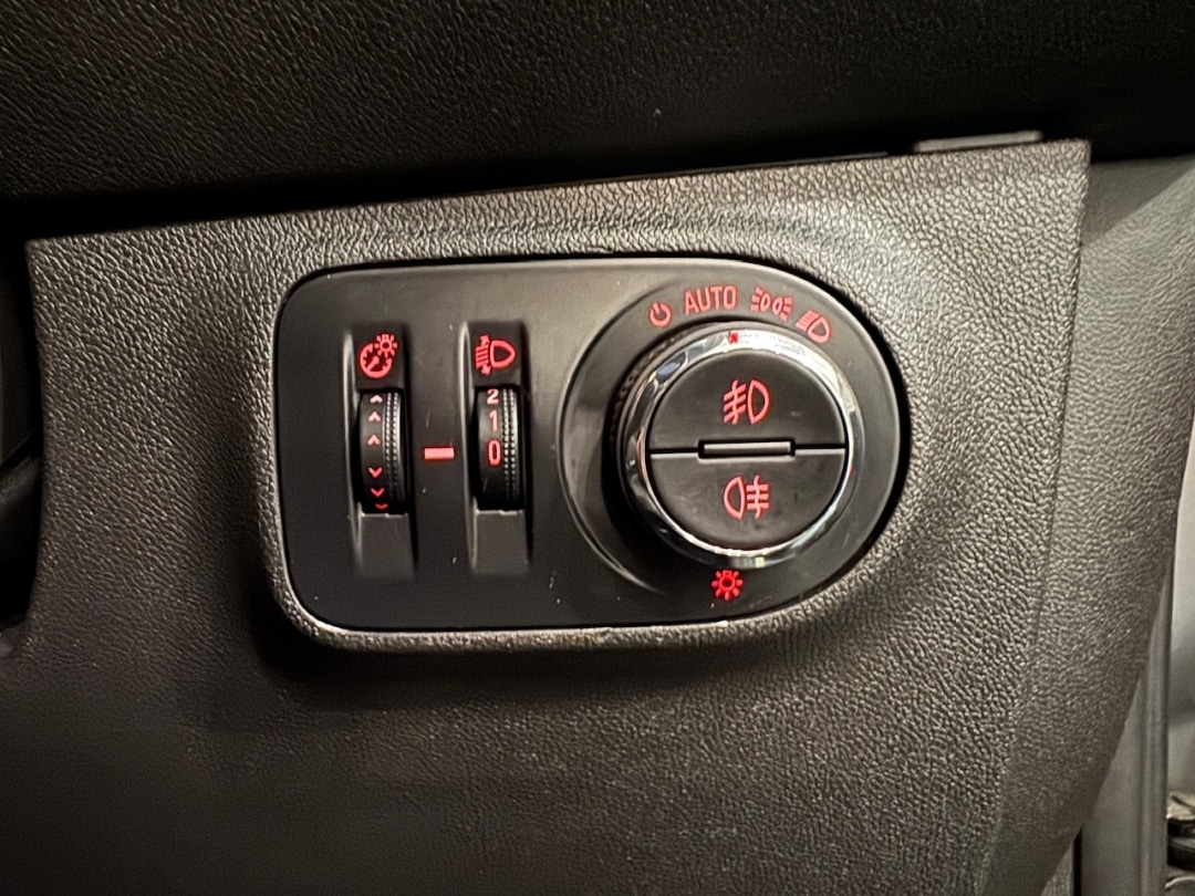 Used Vauxhall Corsa 2015 for sale - 76798552: Photo 29