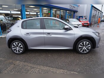 Used Peugeot 208 undefined for sale - 77223327: Photo