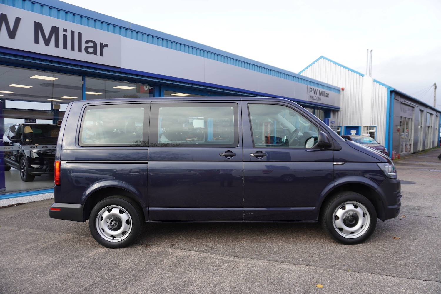 Used Volkswagen Transporter 2018 for sale - 76598621: Photo 2