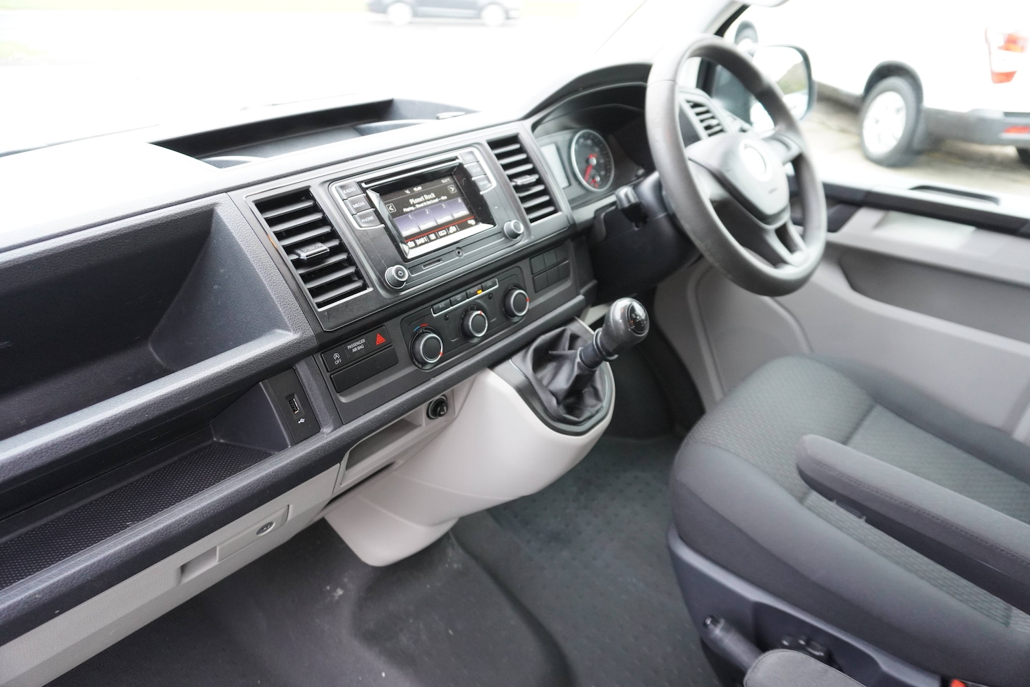 Used Volkswagen Transporter 2018 for sale - 76598621: Photo 20