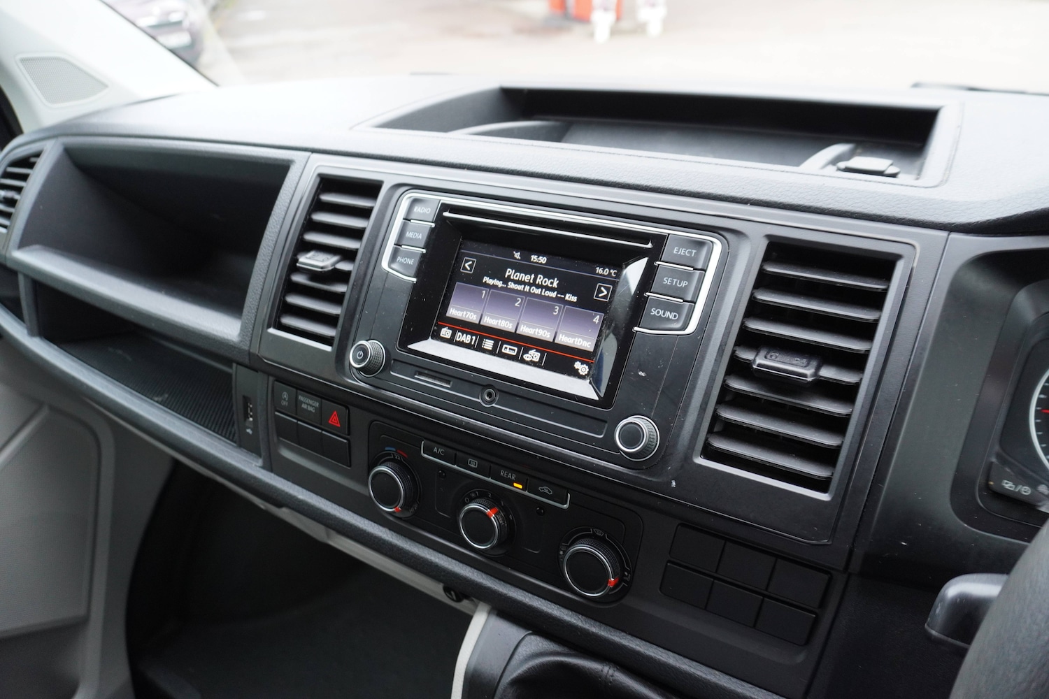 Used Volkswagen Transporter 2018 for sale - 76598621: Photo 21