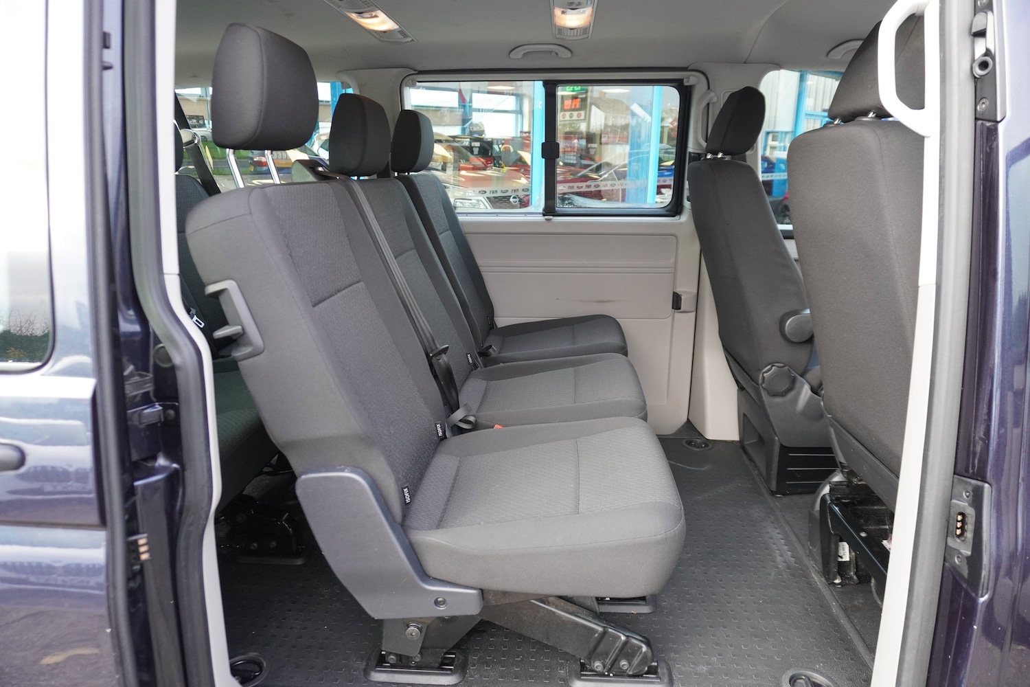 Used Volkswagen Transporter 2018 for sale - 76598621: Photo 9