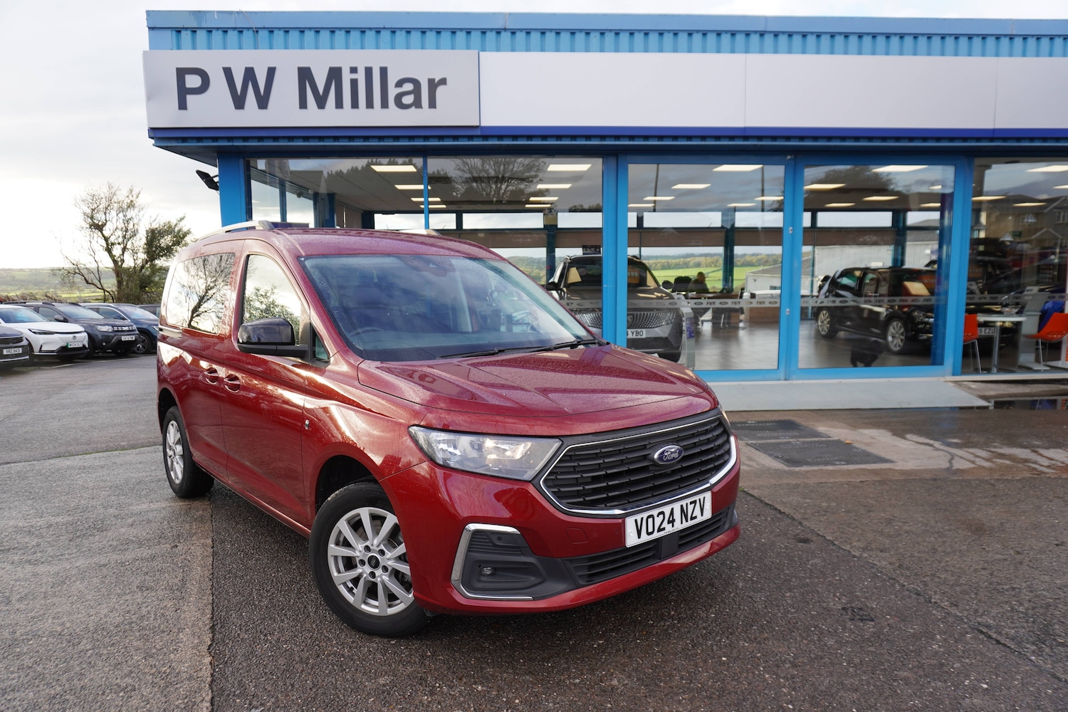 Used Ford Tourneo Connect 2024 for sale - 76598613: Photo 1