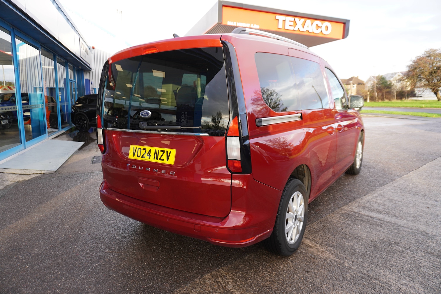 Used Ford Tourneo Connect 2024 for sale - 76598613: Photo 3