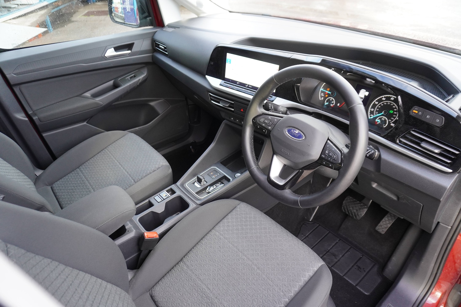 Used Ford Tourneo Connect 2024 for sale - 76598613: Photo 4