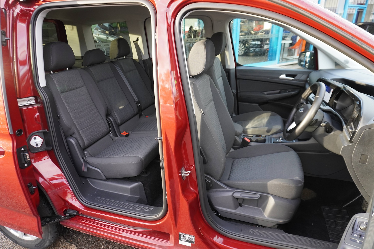 Used Ford Tourneo Connect 2024 for sale - 76598613: Photo 8