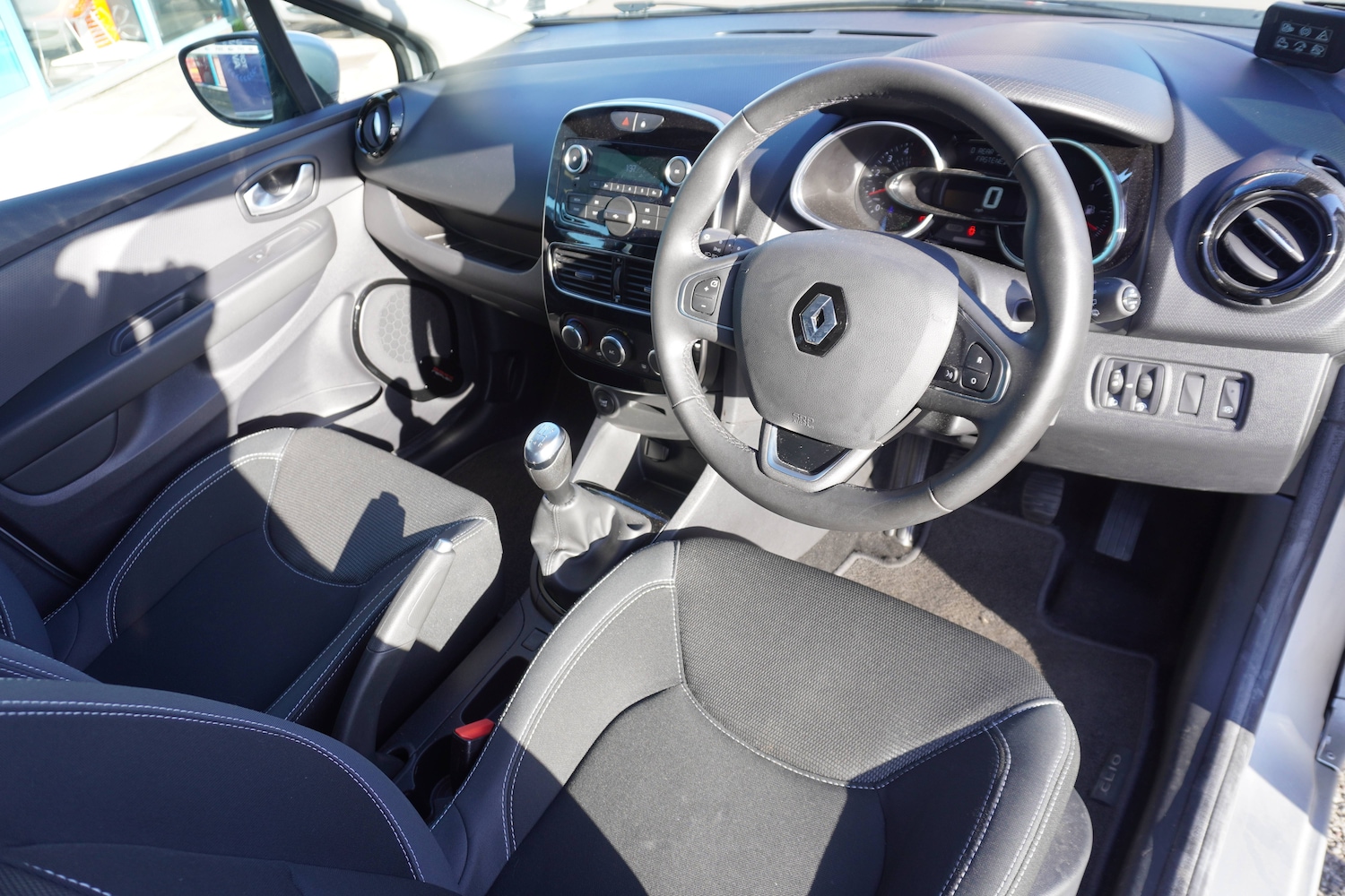 Used Renault Clio 2025 for sale - 76598695: Photo 4
