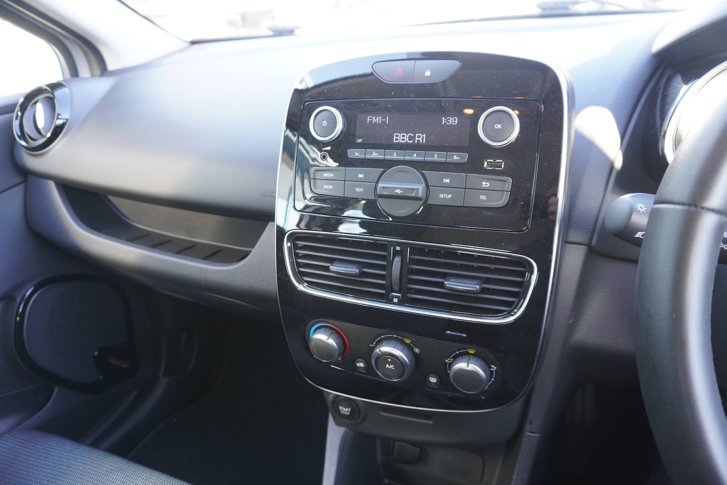 Used Renault Clio 2025 for sale - 76598695: Photo 5