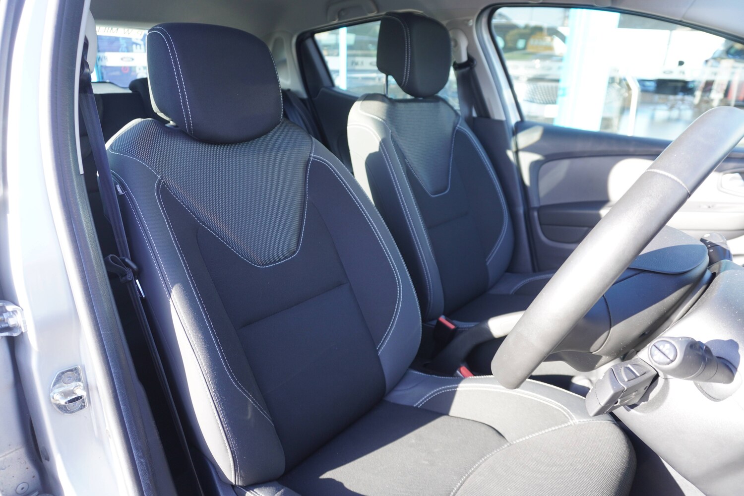 Used Renault Clio 2025 for sale - 76598695: Photo 7