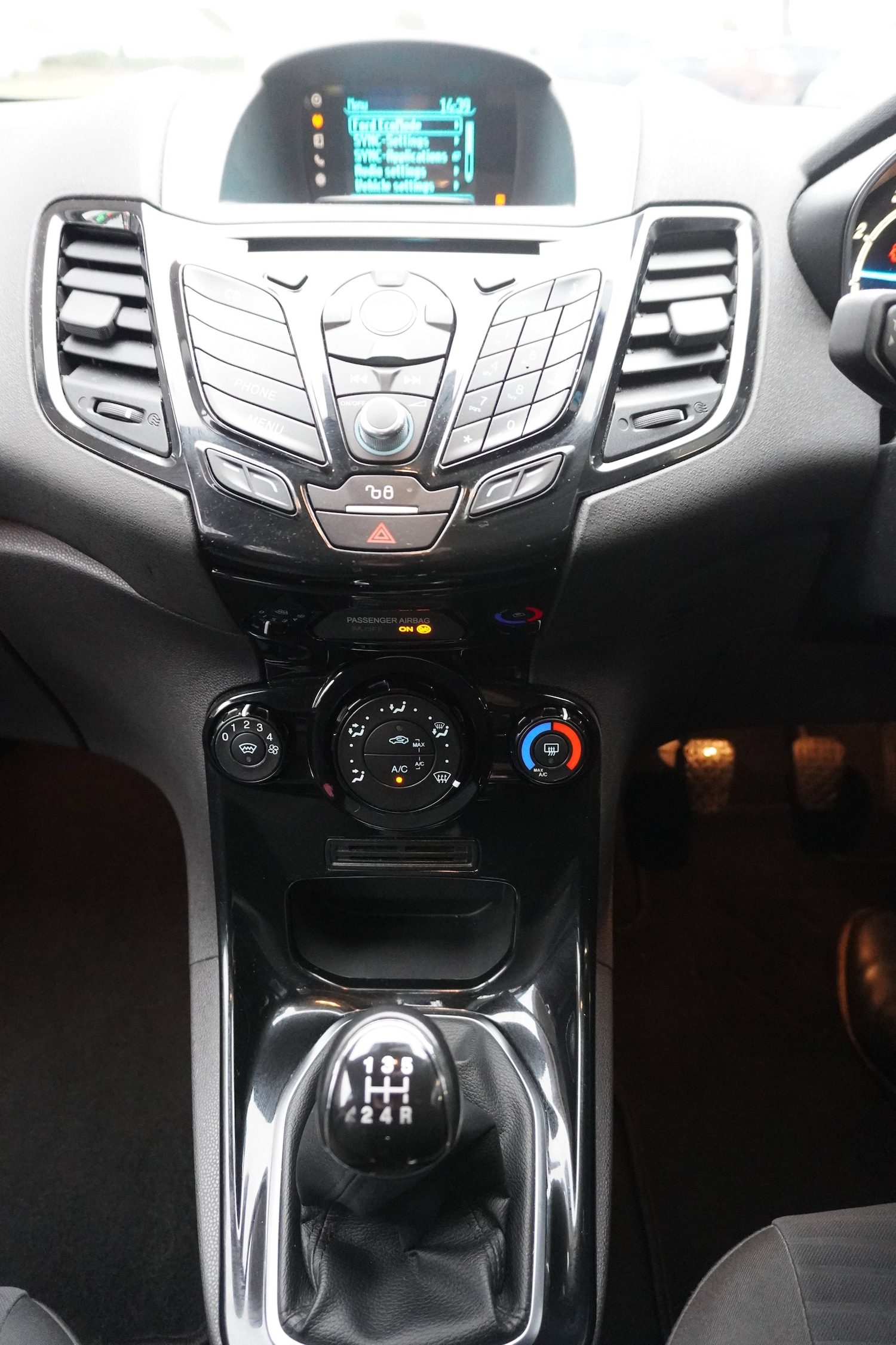 Used Ford Fiesta 2015 for sale - 77223329: Photo 26