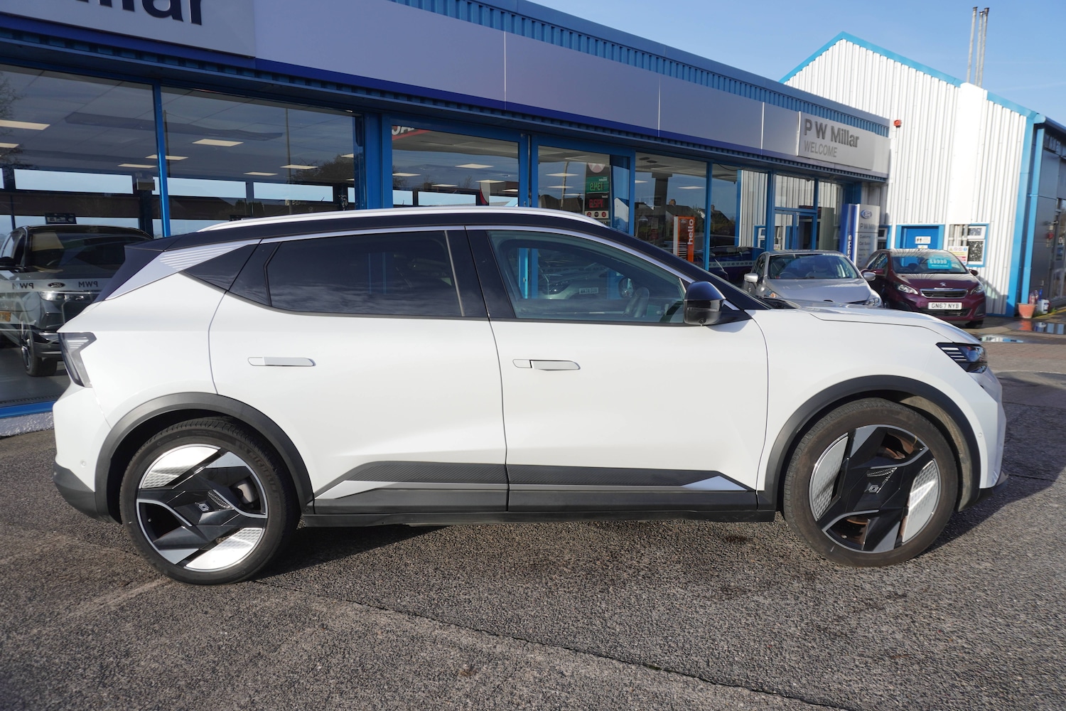 Used Renault Scenic 2024 for sale - 76598719: Photo 2