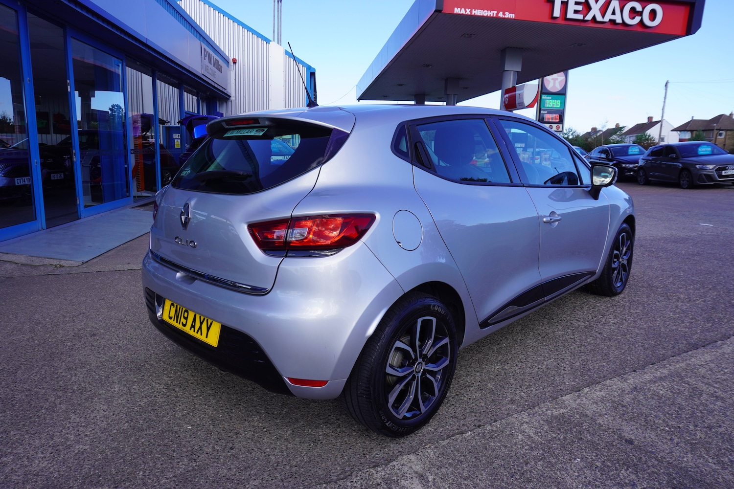 Used Renault Clio 2025 for sale - 76598717: Photo 3