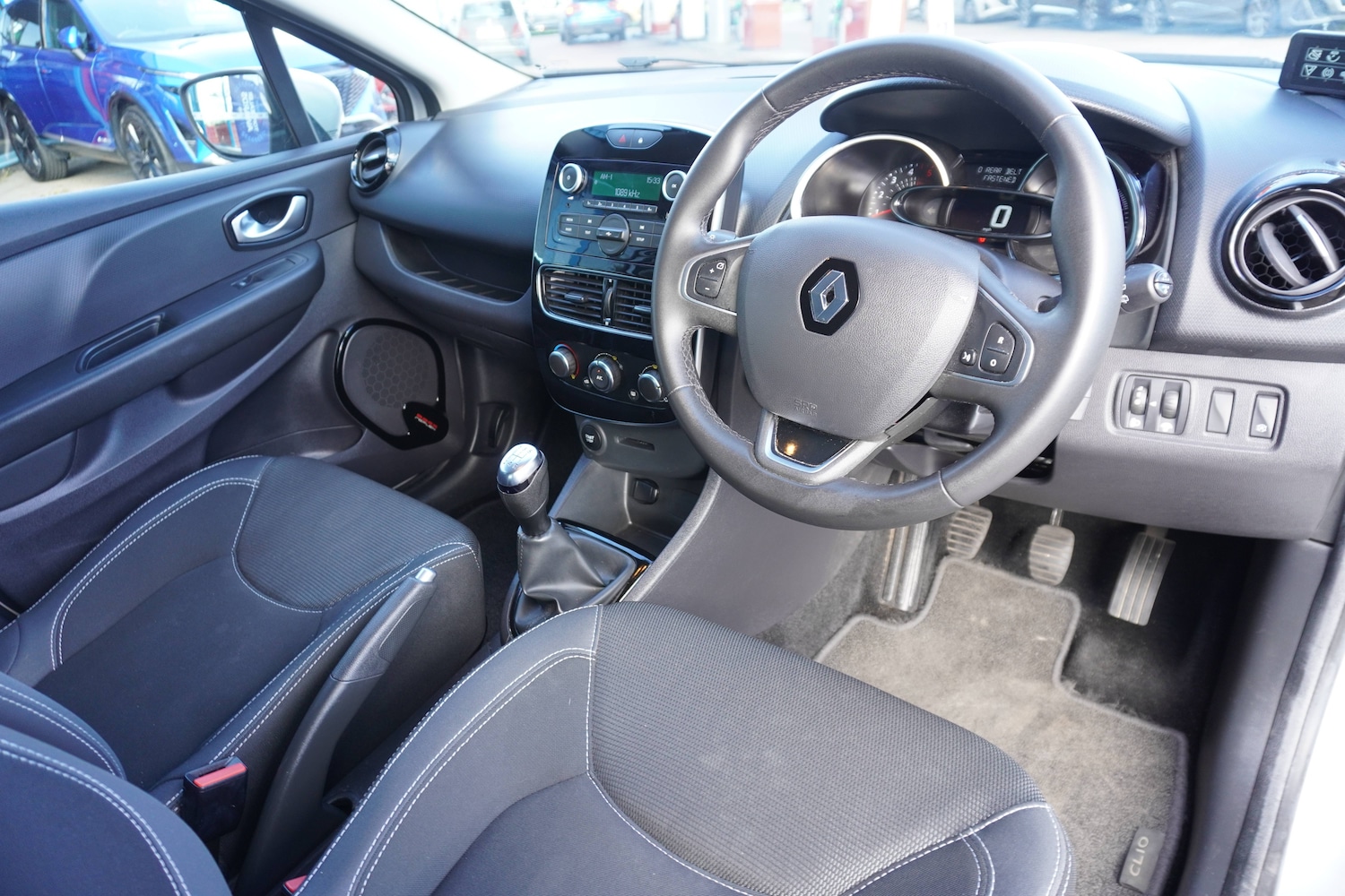 Used Renault Clio 2025 for sale - 76598717: Photo 4