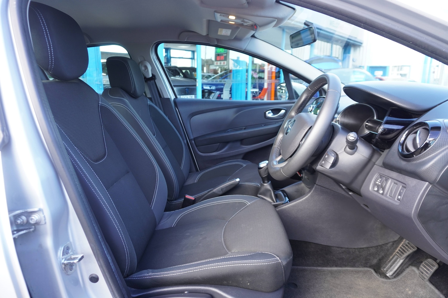 Used Renault Clio 2025 for sale - 76598717: Photo 6