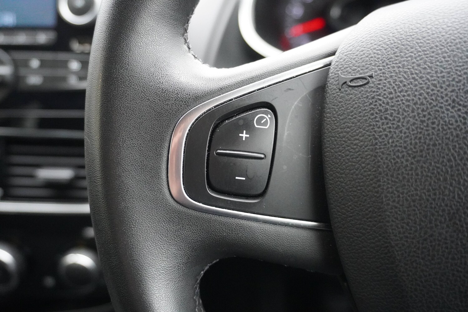 Used Renault Clio for sale - 76598673: Photo 21