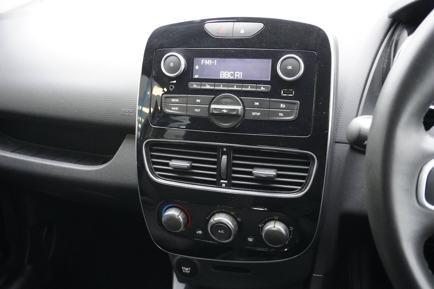 Used Renault Clio for sale - 76598673: Photo 5