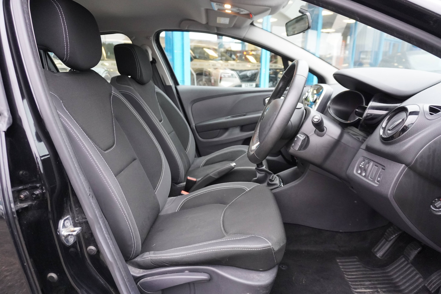 Used Renault Clio for sale - 76598673: Photo 6