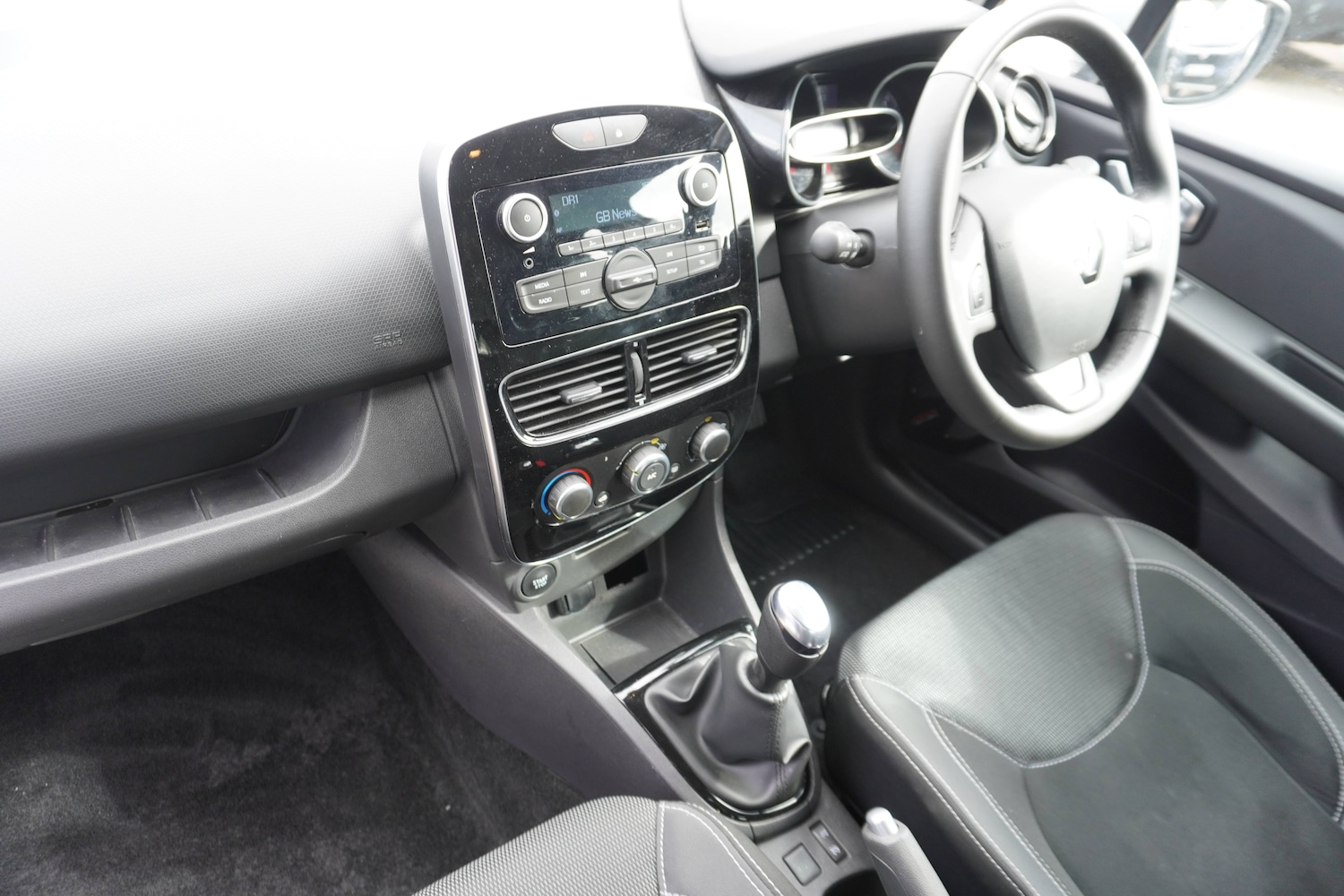 Used Renault Clio 2025 for sale - 76598679: Photo 20