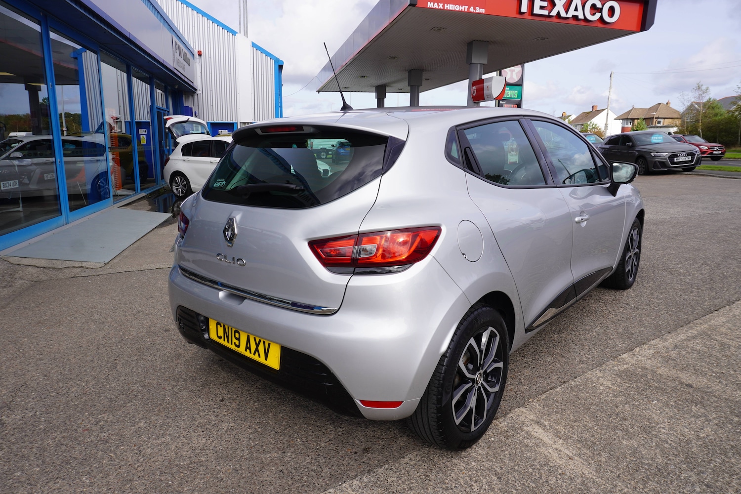 Used Renault Clio 2025 for sale - 76598679: Photo 3