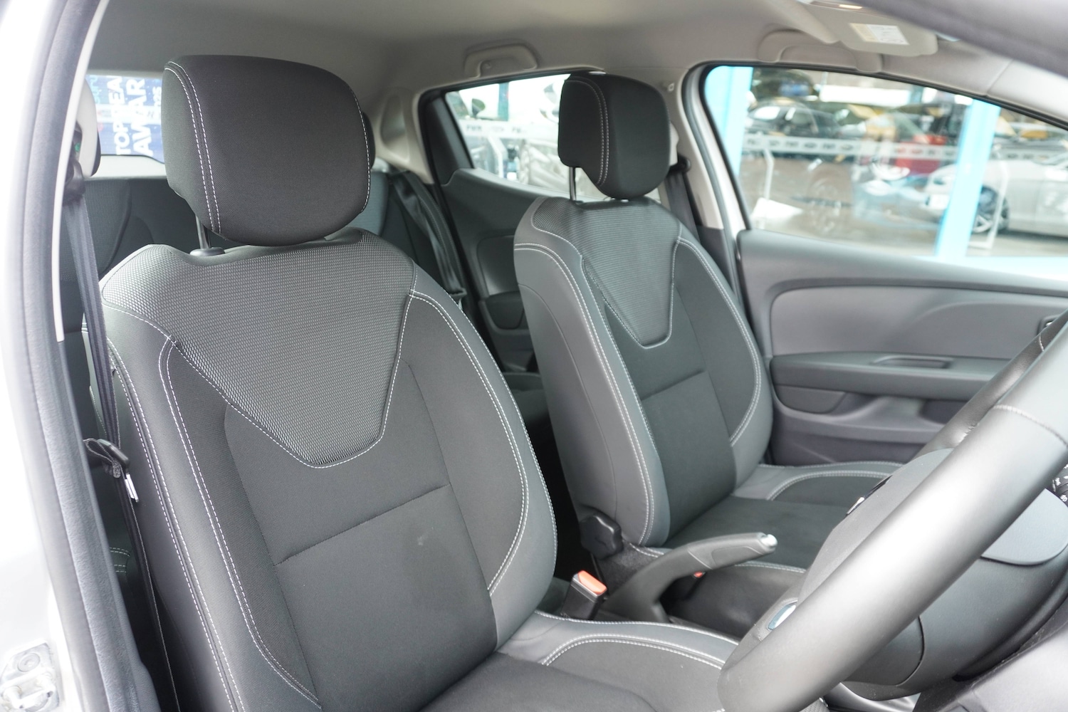 Used Renault Clio 2025 for sale - 76598679: Photo 6