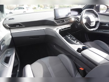 Used Peugeot 5008 2023 for sale - 76598703: Photo