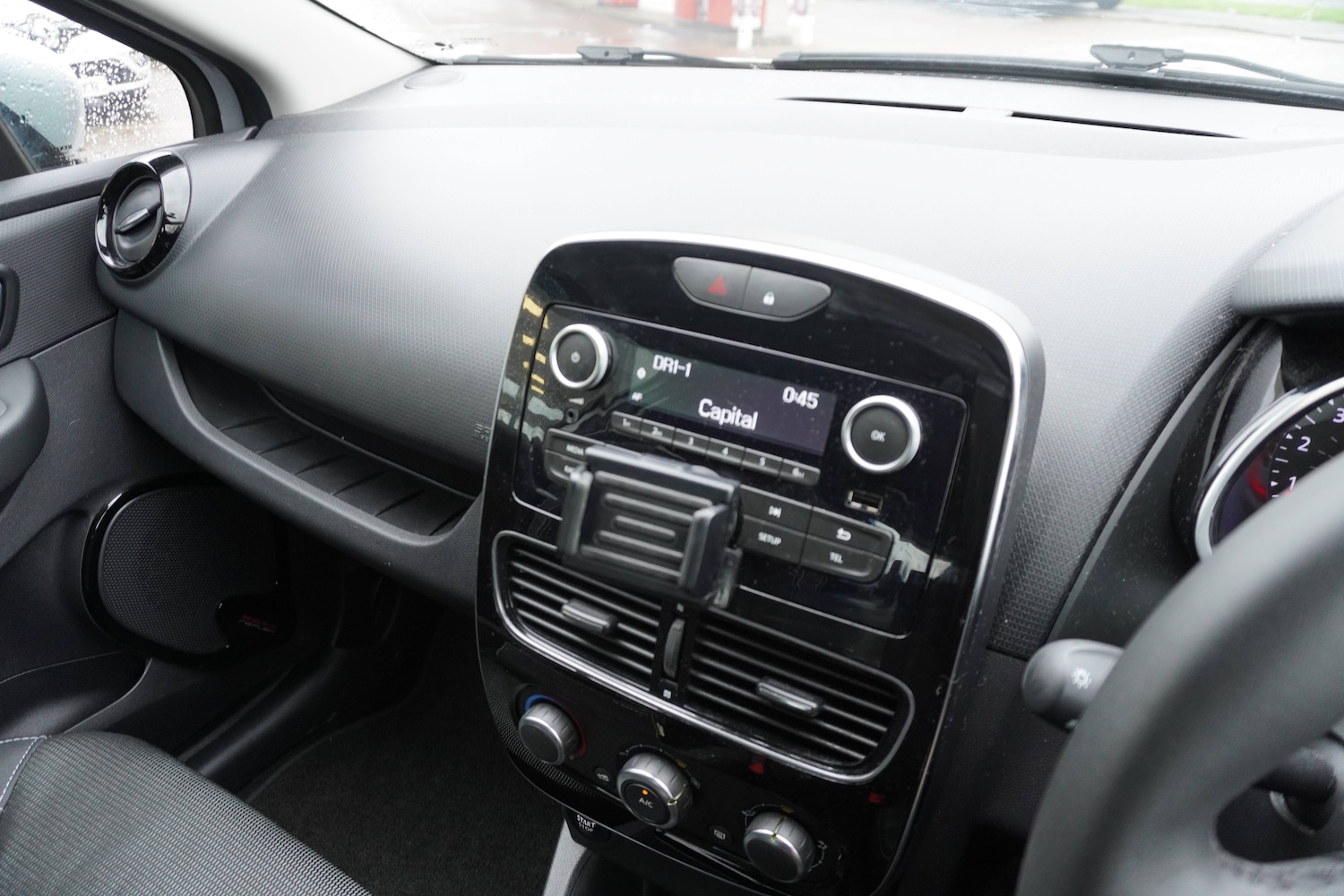 Used Renault Clio 2025 for sale - 76598607: Photo 5