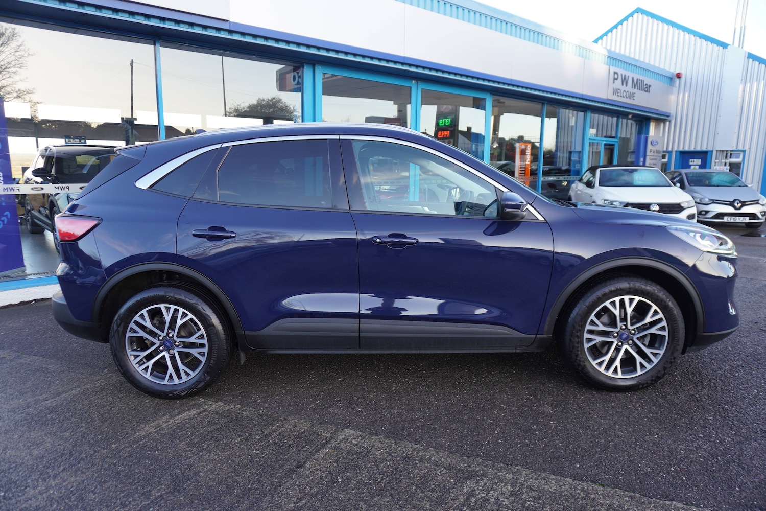 Used Ford Kuga 2022 for sale - 76798770: Photo 2