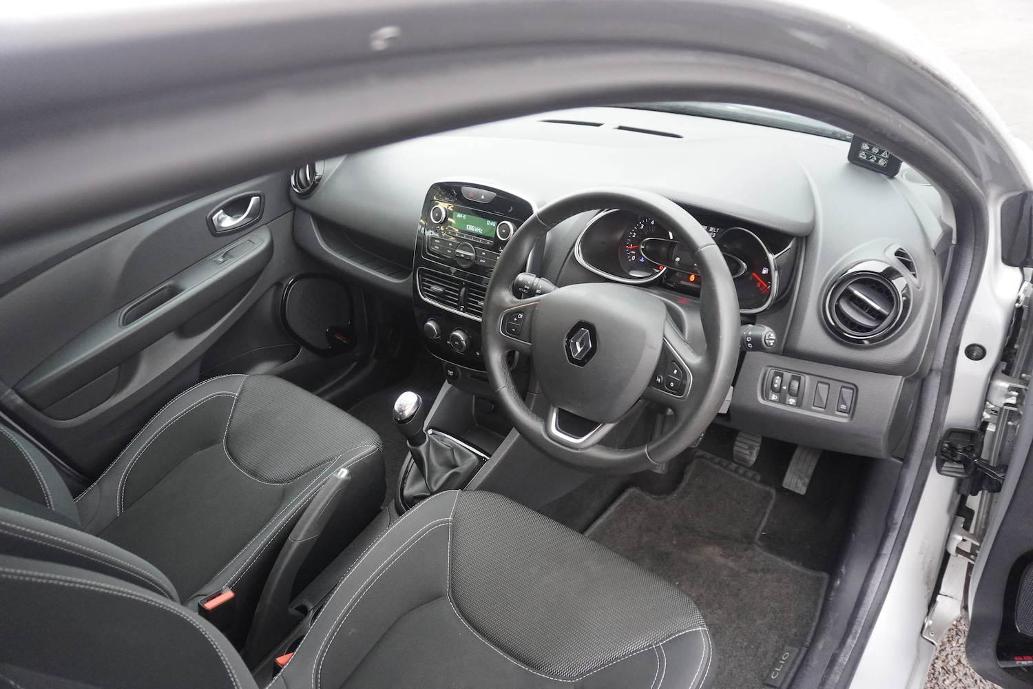 Used Renault Clio 2025 for sale - 76598697: Photo 4