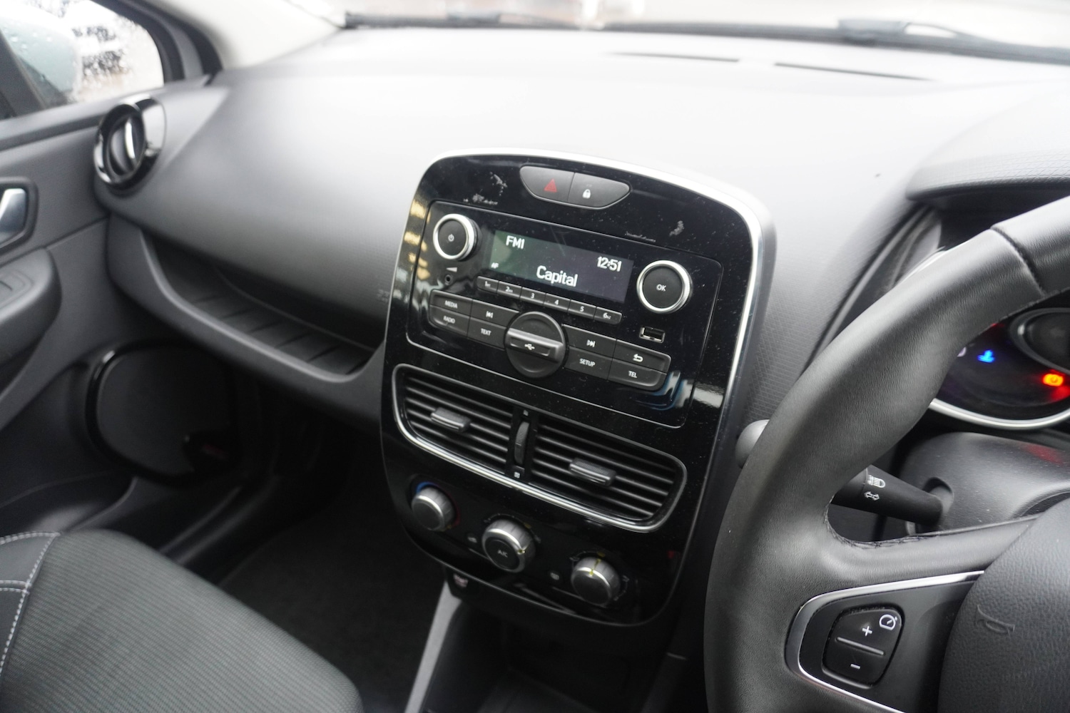 Used Renault Clio 2025 for sale - 76598697: Photo 5