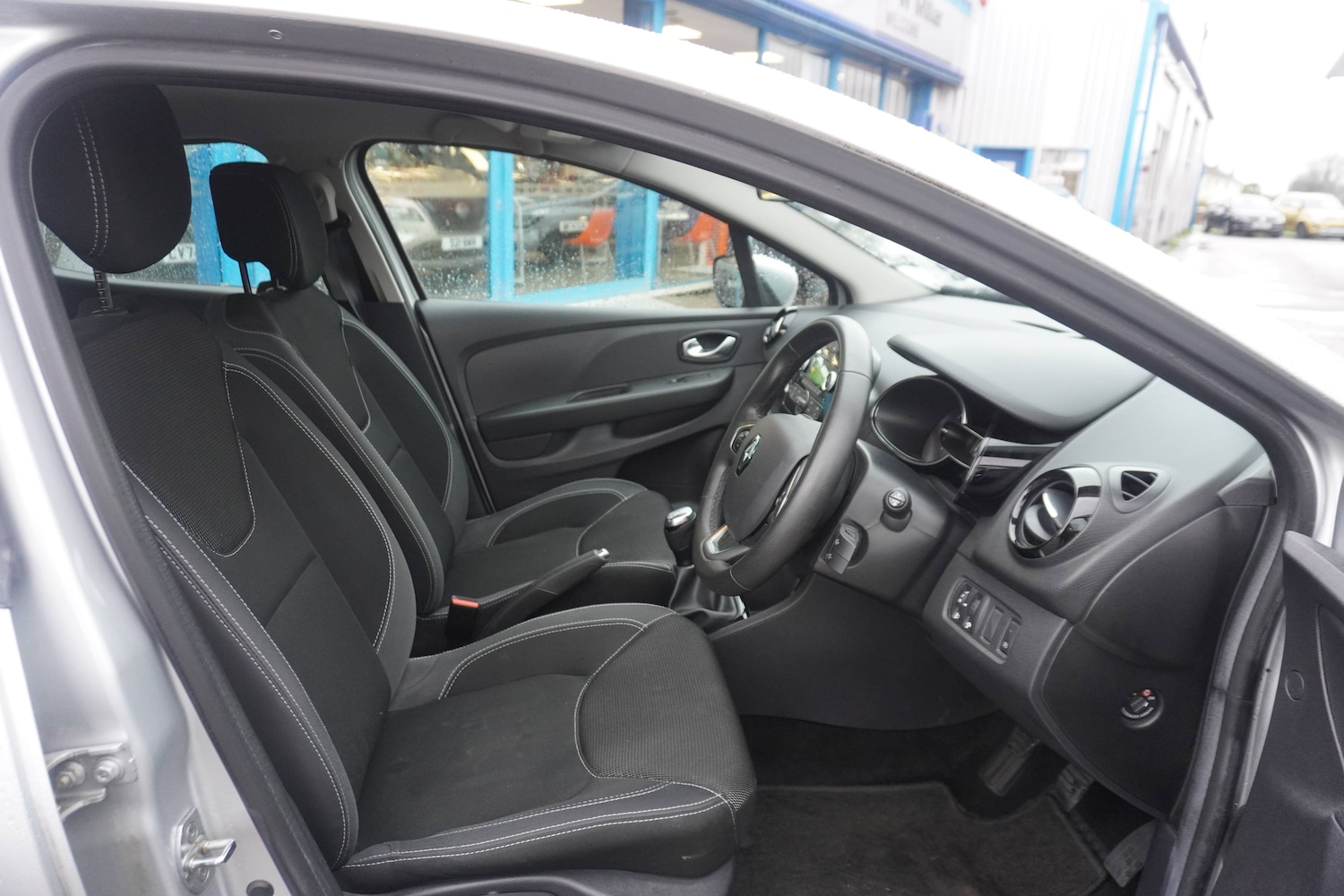 Used Renault Clio 2025 for sale - 76598697: Photo 6