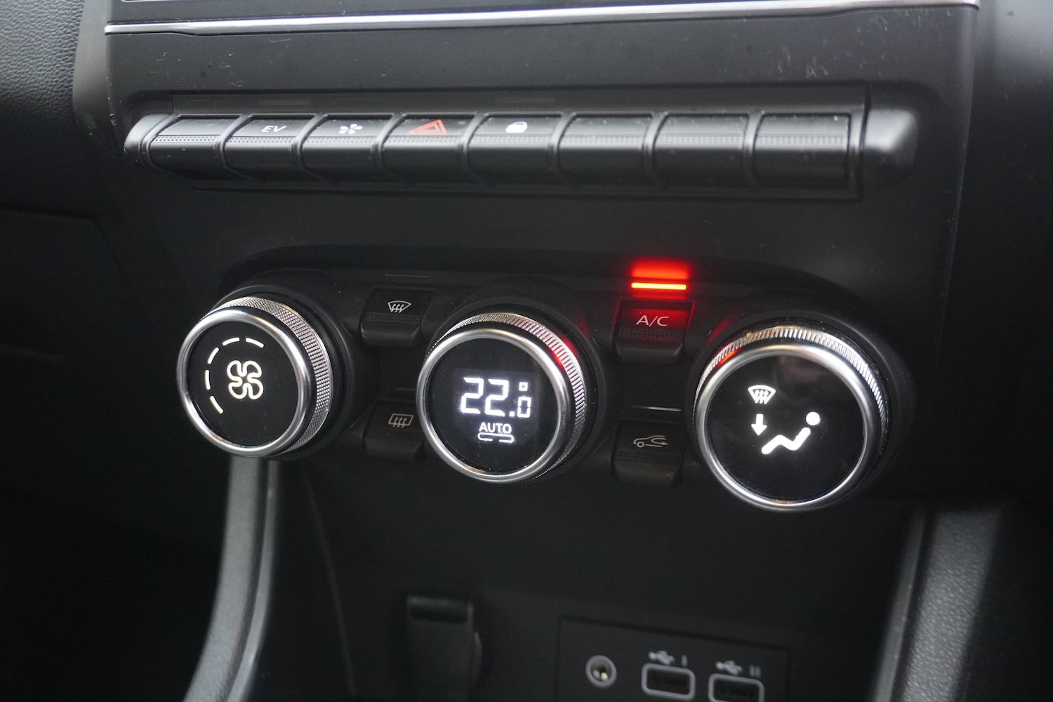 Used Renault Captur 2024 for sale - 76879647: Photo 15