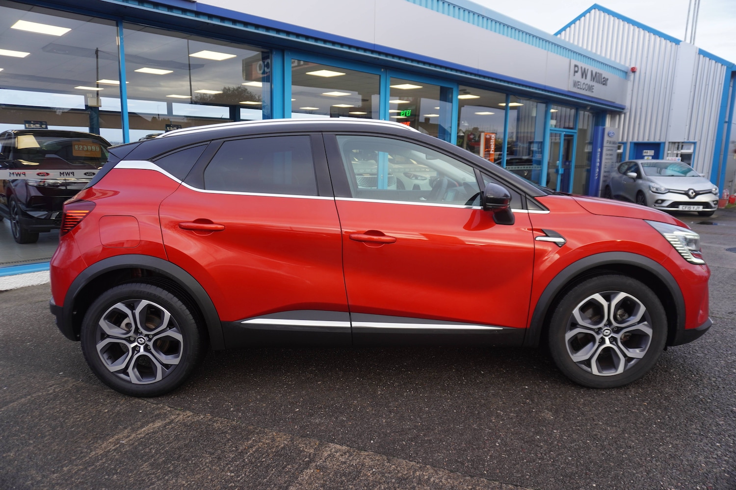 Used Renault Captur 2024 for sale - 76879647: Photo 2