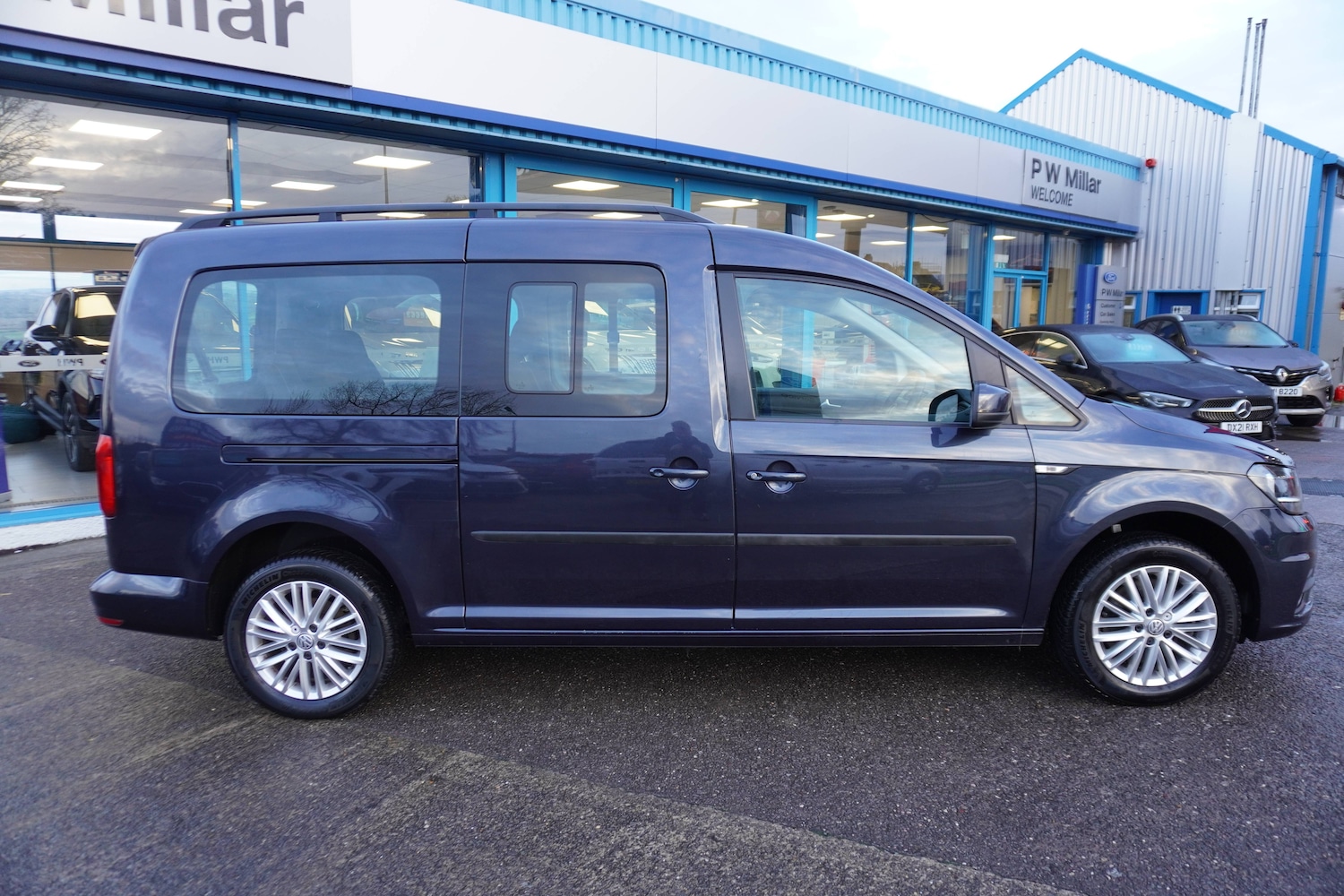 Used Volkswagen Caddy Maxi Life 2018 for sale - 76931465: Photo 2