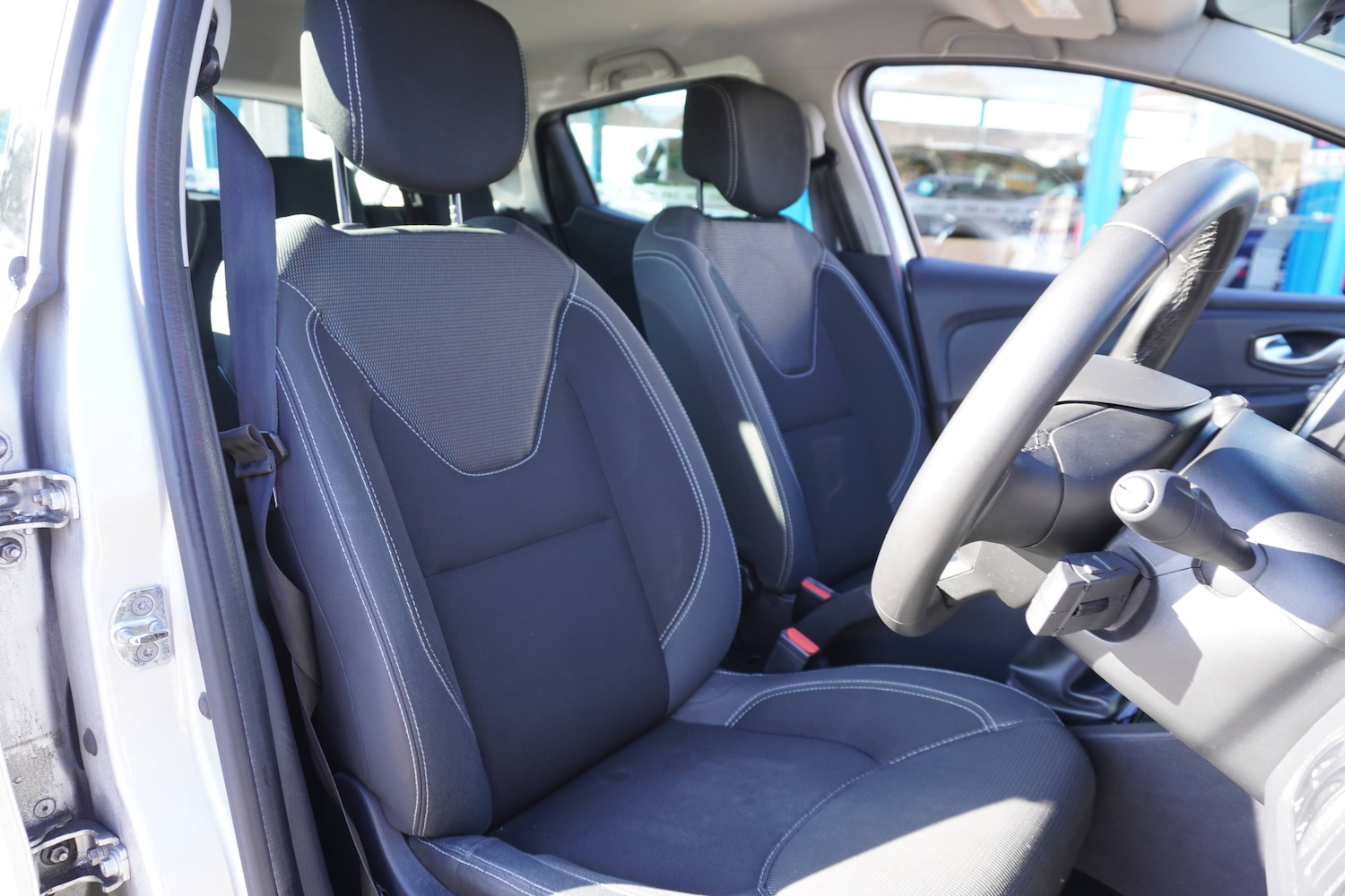 Used Renault Clio 2025 for sale - 76598723: Photo 6