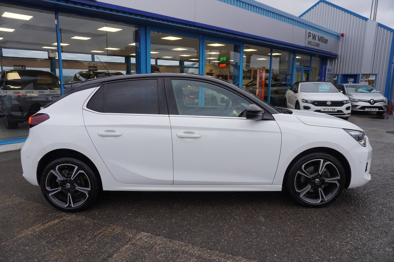 Used Vauxhall Corsa 2023 for sale - 76909318: Photo 2