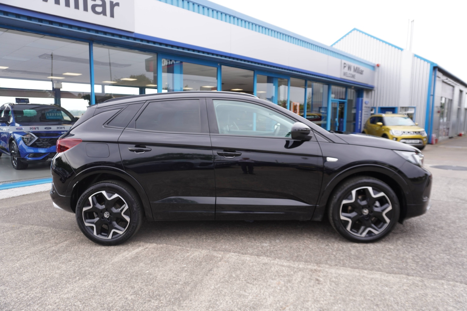 Used Vauxhall Grandland 2024 for sale - 76598687: Photo 2